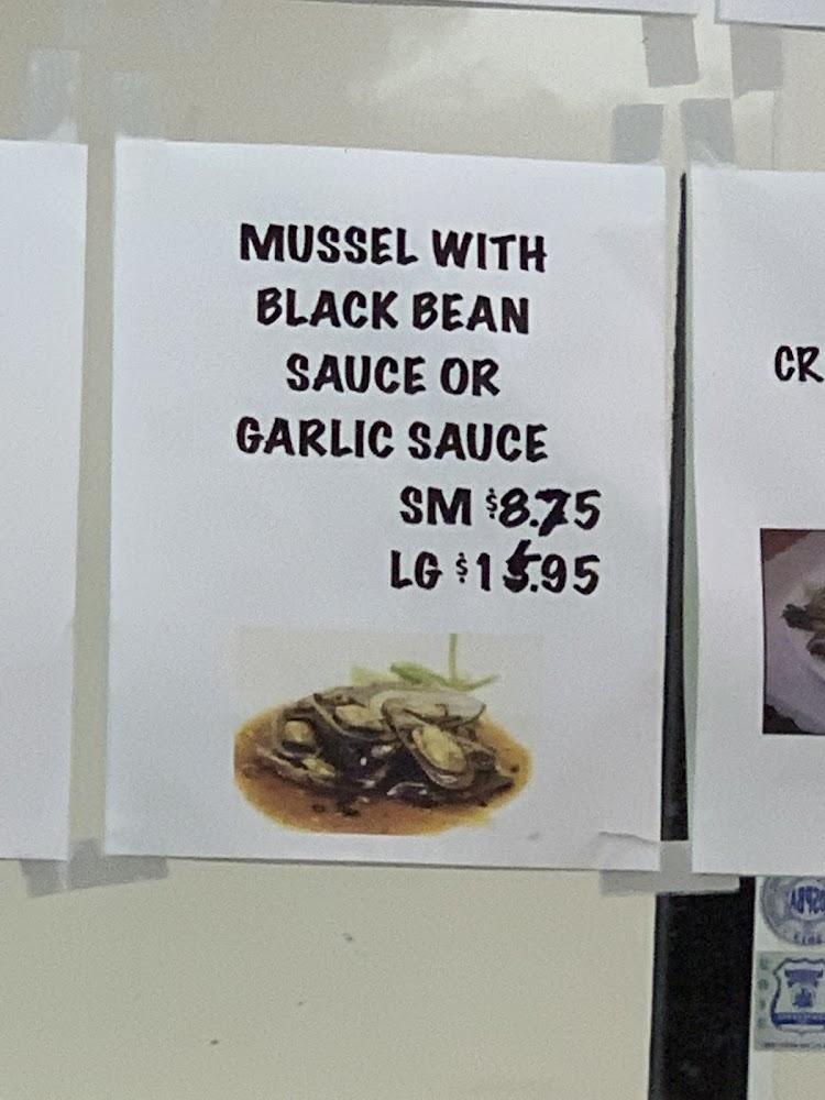 Golden Dragon Chinese Kitchen Rib Tips w. Honey Sauce